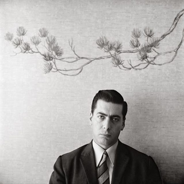 Mario Vargas Llosa, Morre Vargas Llosa, prêmio Nobel Literatura, legado literário latino-americano, escritor peruano, fim de uma era na literatura, obras de Vargas Llosa, crítica política Vargas Llosa